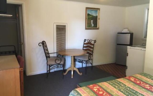 Sun -N- Sand Motel