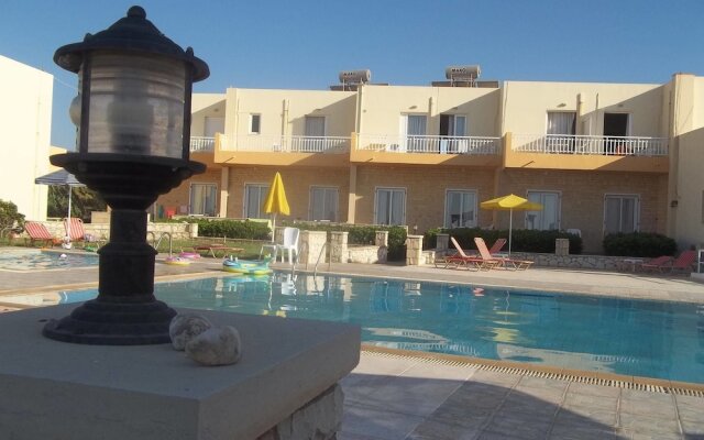 Chrisanna Apartments & Studios