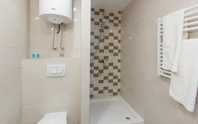 Premium Crown Suites