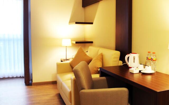 Hotel Gunawangsa MERR