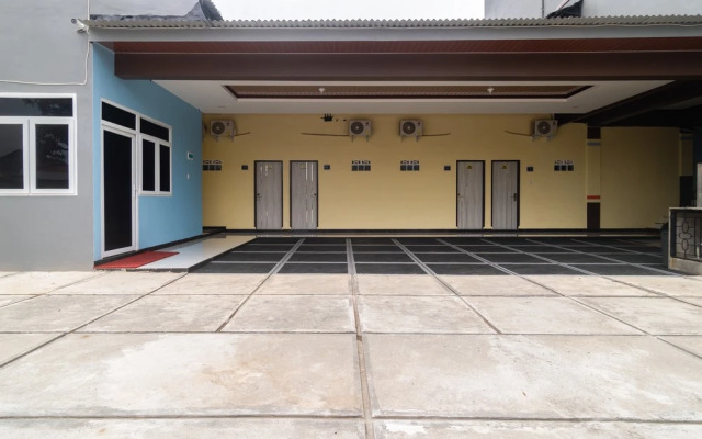 RedDoorz Plus @ Sempurna Inn Medan