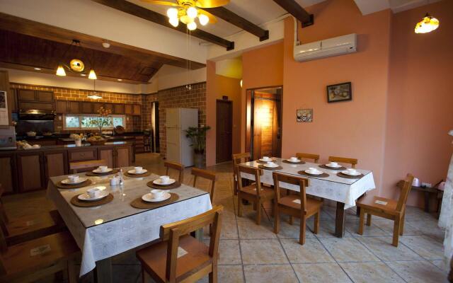 Cloudenjoy B & B