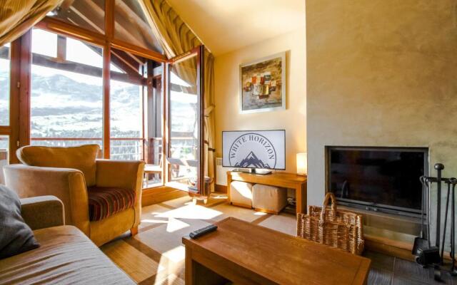 Exceptional 3 bed Penthouse with fireplace and stunning views
