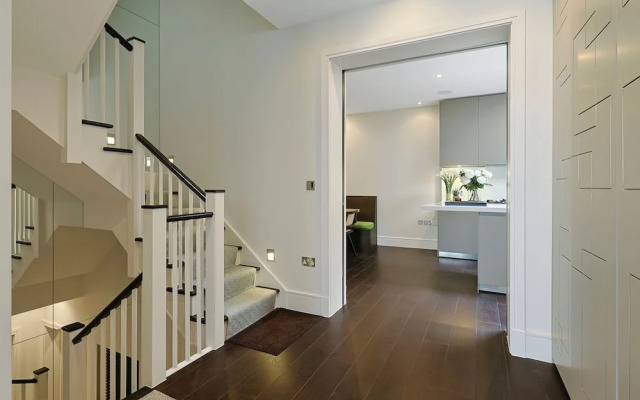 Luxe Home With Cinema Room - South Kensington