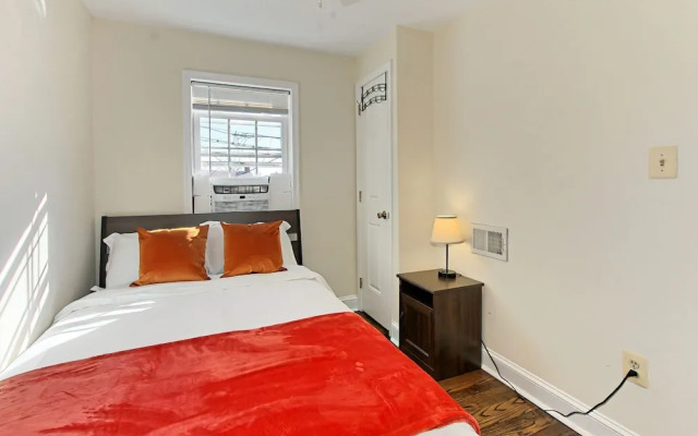 Beautiful 3br/2ba Colonial House | CozySuites