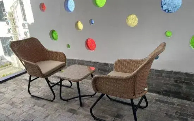 Ouyue Yuerongshe Feiyi Art Hotel (Wutian Old Street Branch)