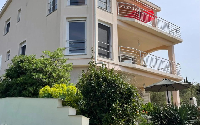 Villa Mebelle mit Meerblick