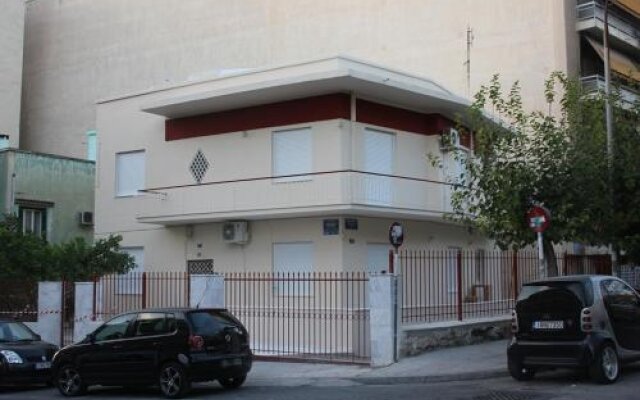 Atmospheric Apartment Next To Metro Station With Parking Spot To Explore Athens