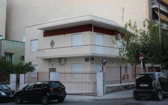 Atmospheric Apartment Next To Metro Station With Parking Spot To Explore Athens