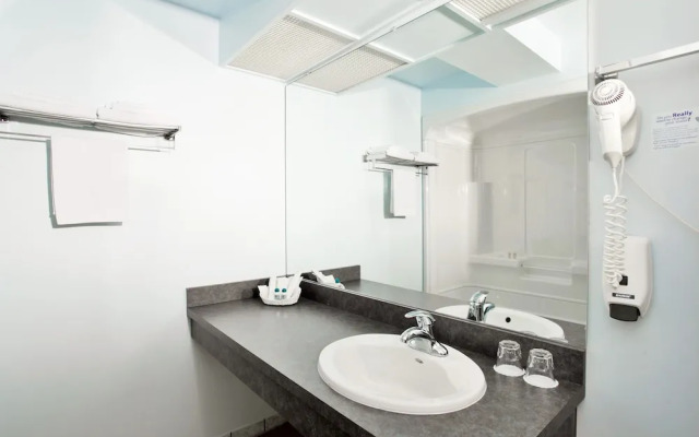 Airport Hotel Mara