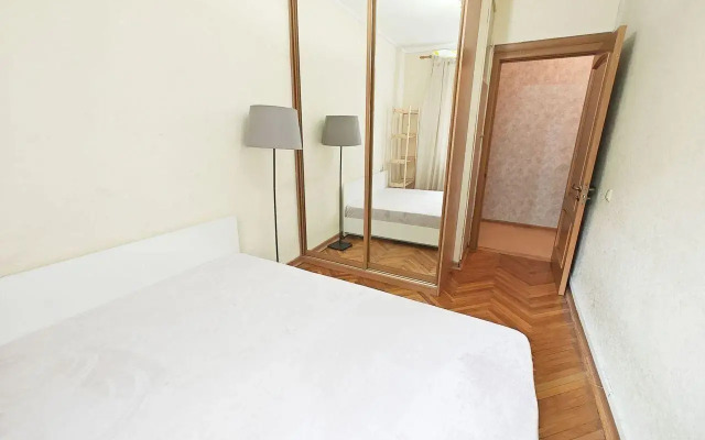 Apart Saray на улице Врубеля 10