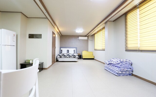 Gangneung Gyeongpodae Lovely Motel