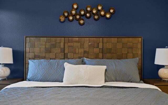 Disney themed, pool, close to parks!