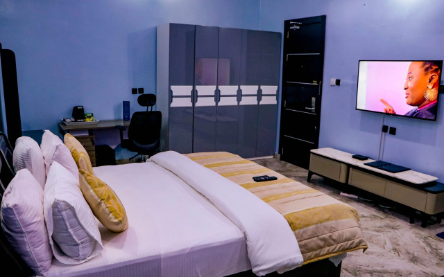 Blue Line Apartments