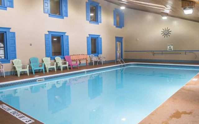 Comfort Inn & Suites Thousand Islands Harbour District