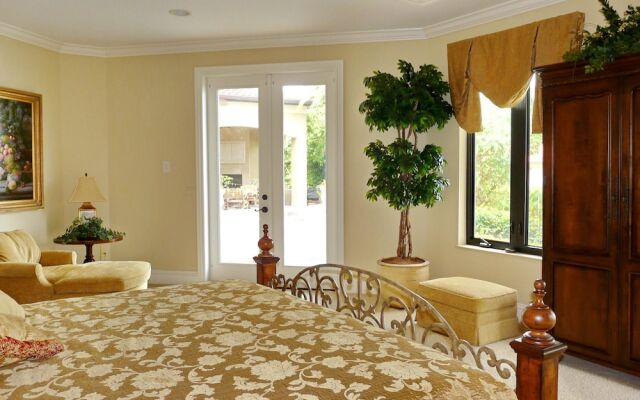 1370 North Collier Boulevard