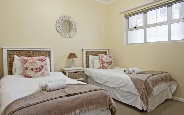 Berkeley Square Apartment