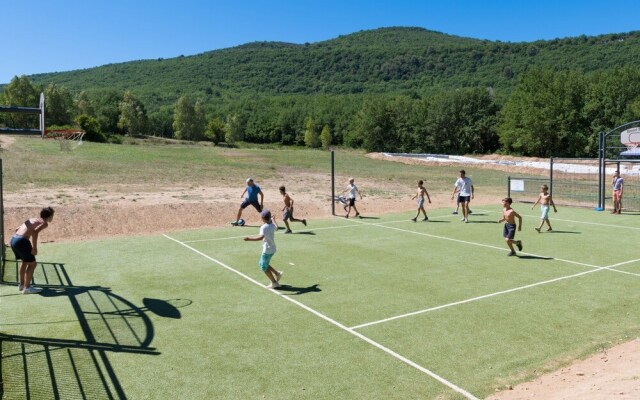 Camping Le Clos De Barbey