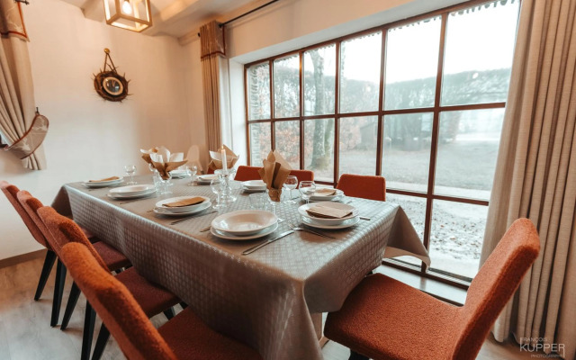 Le Grand Cerf 25 pers, Malmedy- Chalet rustique, jardin