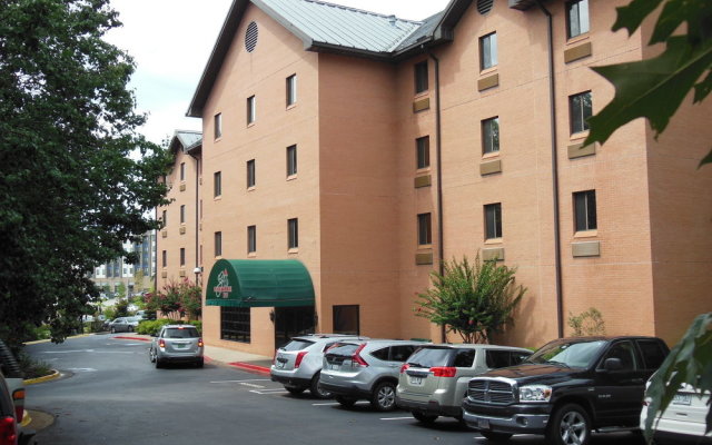 Guest Inn & Suites - Midtown Medical Center