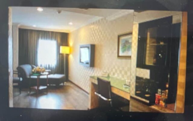Acy Hotel