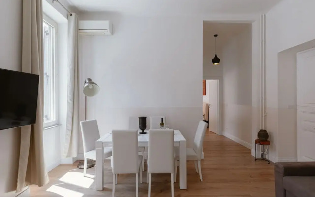 A World Aparts - 504 Corso