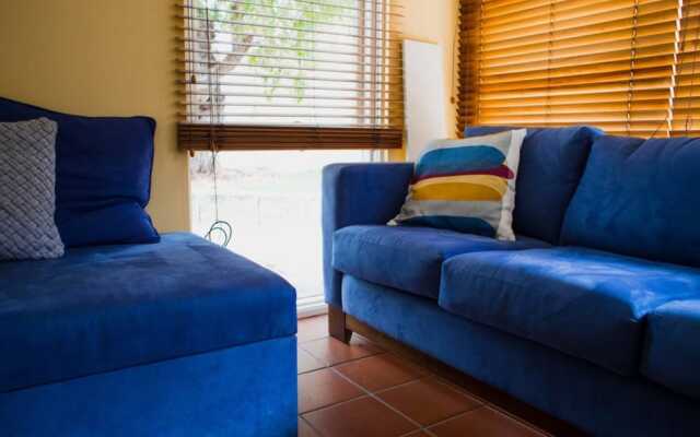Cottesloe Beach Villa With Large Courtyard Sleeps 4