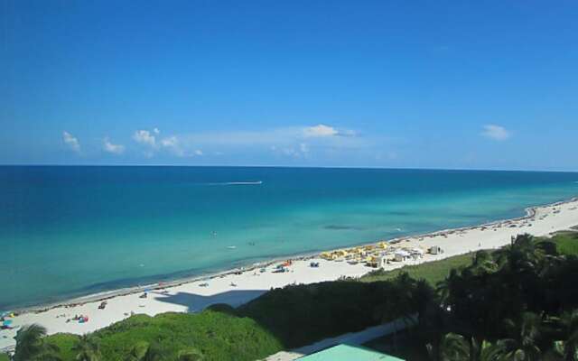 Strand Ocean Drive Suites