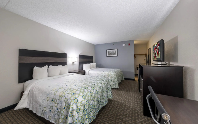 HomeTown Inn by Red Roof East Syracuse