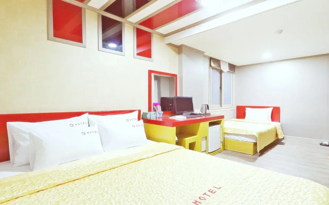 G Hotel