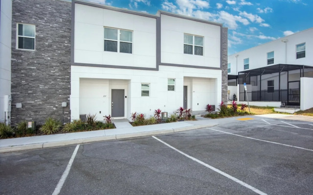 Whimsy by Avantstay Pool 30min to Disney