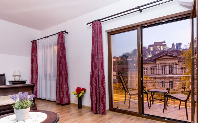 Flora Luxury House