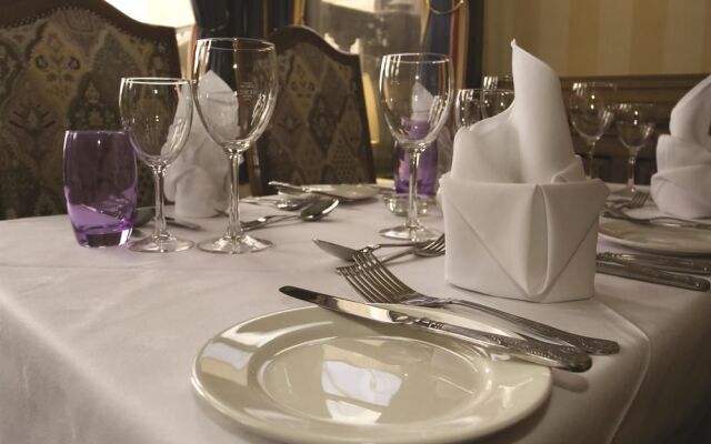 The Oaks Hotel