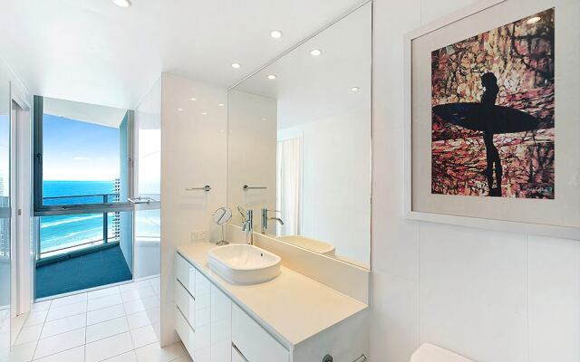 Ocean View Luxury 2 Bedroom Apartment
