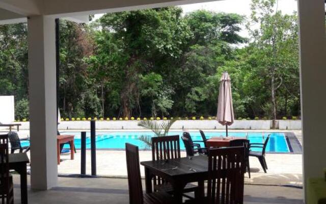 Mahinda Hotel and Restaurant