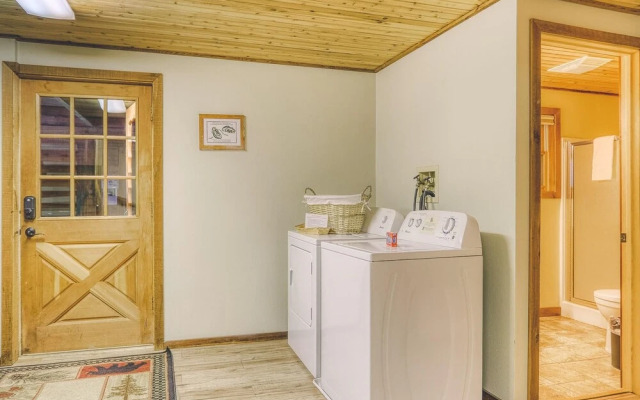 Cedarwood Lodge