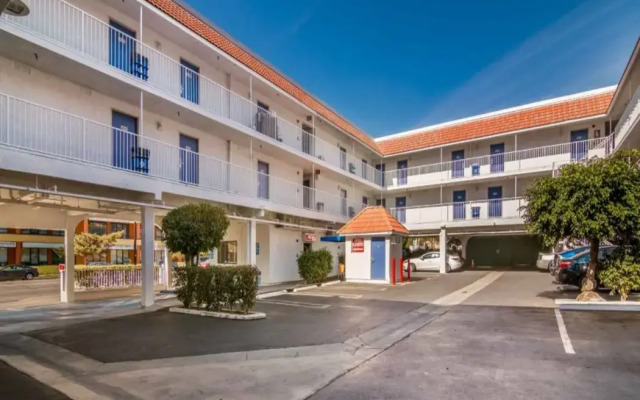 Motel 6 Monterey Park, CA