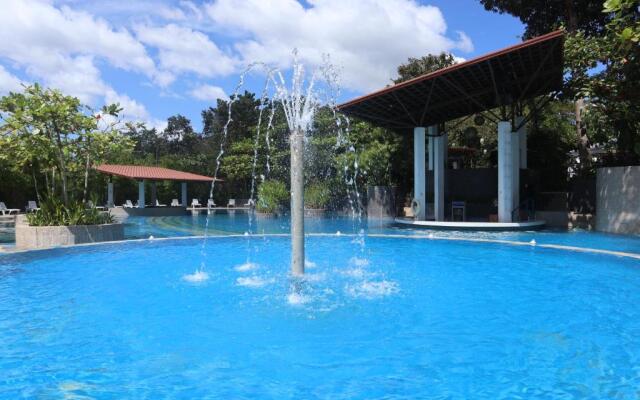 Fernvale Leisure Club and Resort