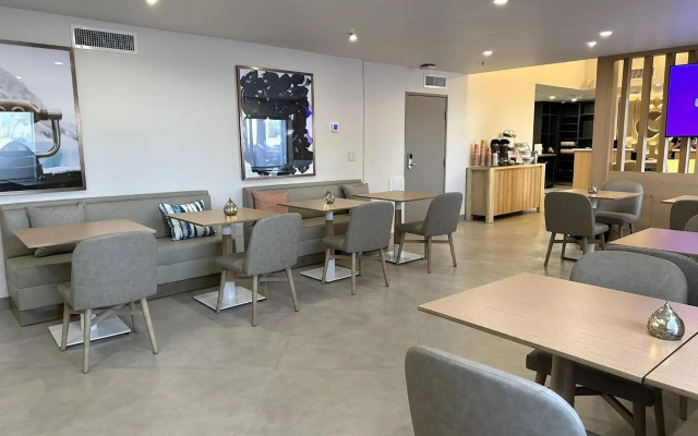 Comfort Suites At Tucson Mall
