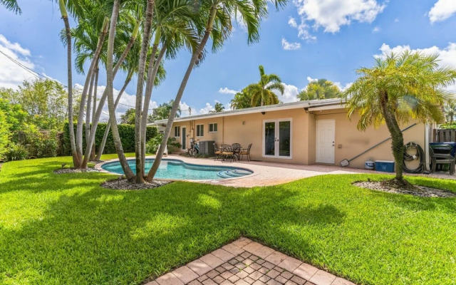 Shangri-la 3 Bedroom Home by RedAwning