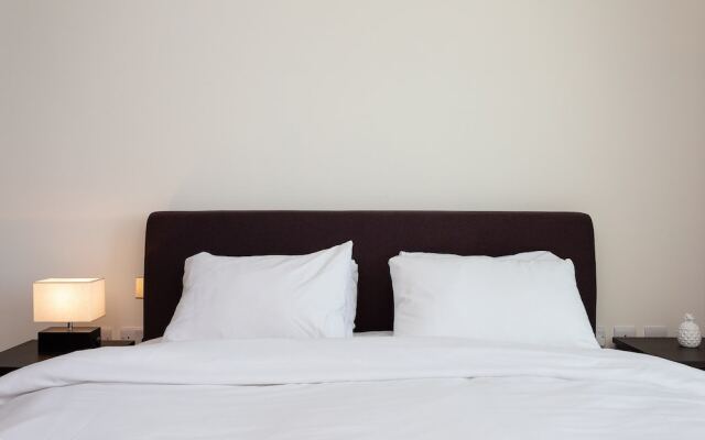 Modern 2 Bedroom Flat With Stunning Views