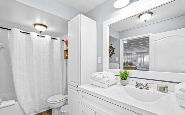 Fontainebleau Terrace by Panhandle Getaways