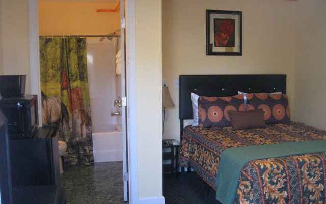 Western Motel Lovell