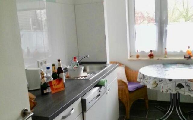 Ingrids Ferienwohnung mit Balkon in Thiede nähe See