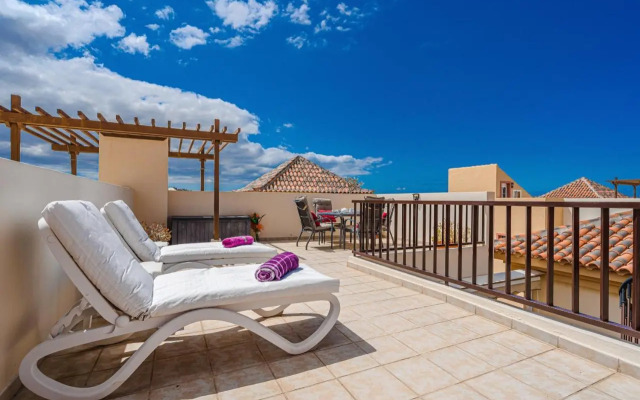 Terrazas del Duque II apartment