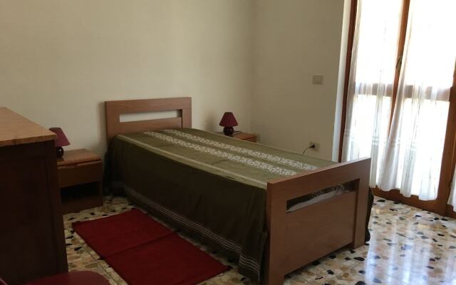 Valley View Apartment in Ameglia near Historical Center with Garden