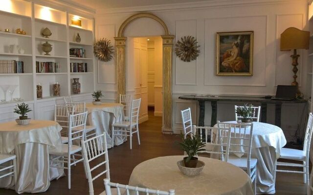 Domus Aurea Relais Guest House