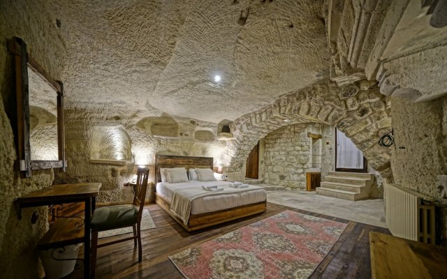 Naraca Cave House