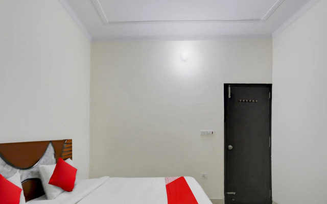 OYO Flagship 80632 Relax Inn