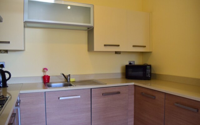 Spacious 3 Bedroom Apartment